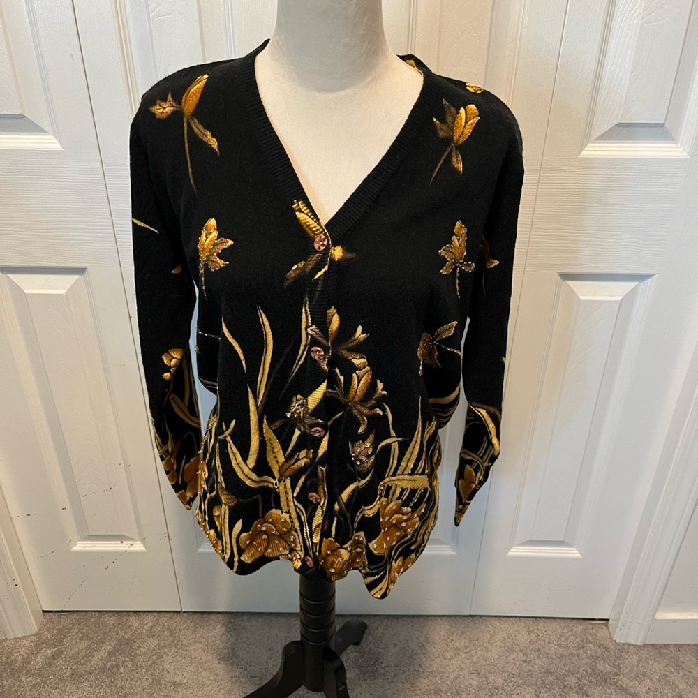 Unique Intl size L Vintage 90s Floral Embroidered Cardigan